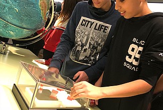 Schüler im Naturkundemuseum Joanneum